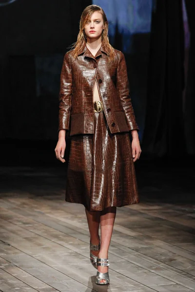 Look 43